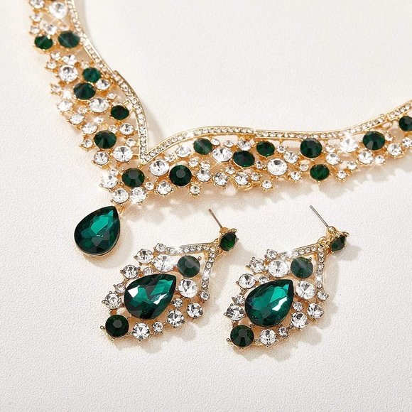 NWT Sparkling Bling Crystal Rhinestone Emerald Green Tiara Necklace Set - Picture 7 of 16